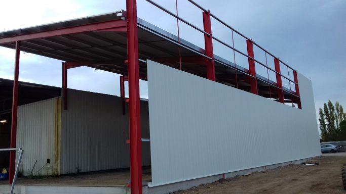 montage couverture et bardage d'un bâtiment a Bourran